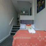 526 Gloucester Flat 2- Hopewell Apartment
