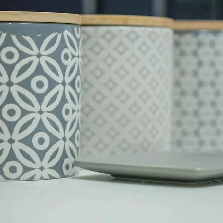 526 Gloucester Flat 2- Hopewell Apartman *