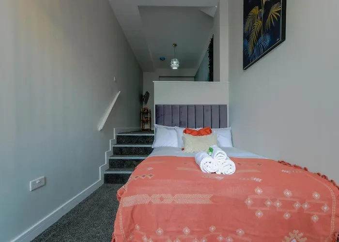 526 Gloucester Flat 2- Hopewell Apartman